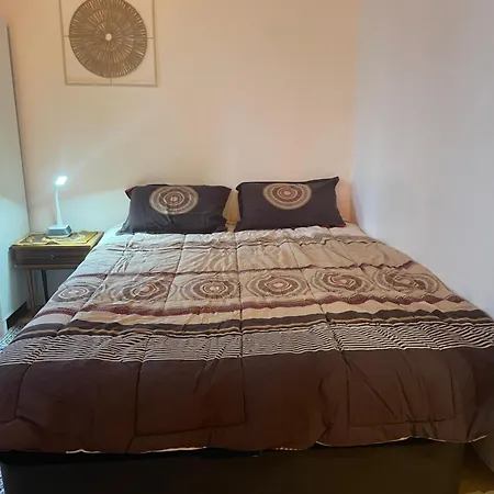 Apartment Charmant Studio